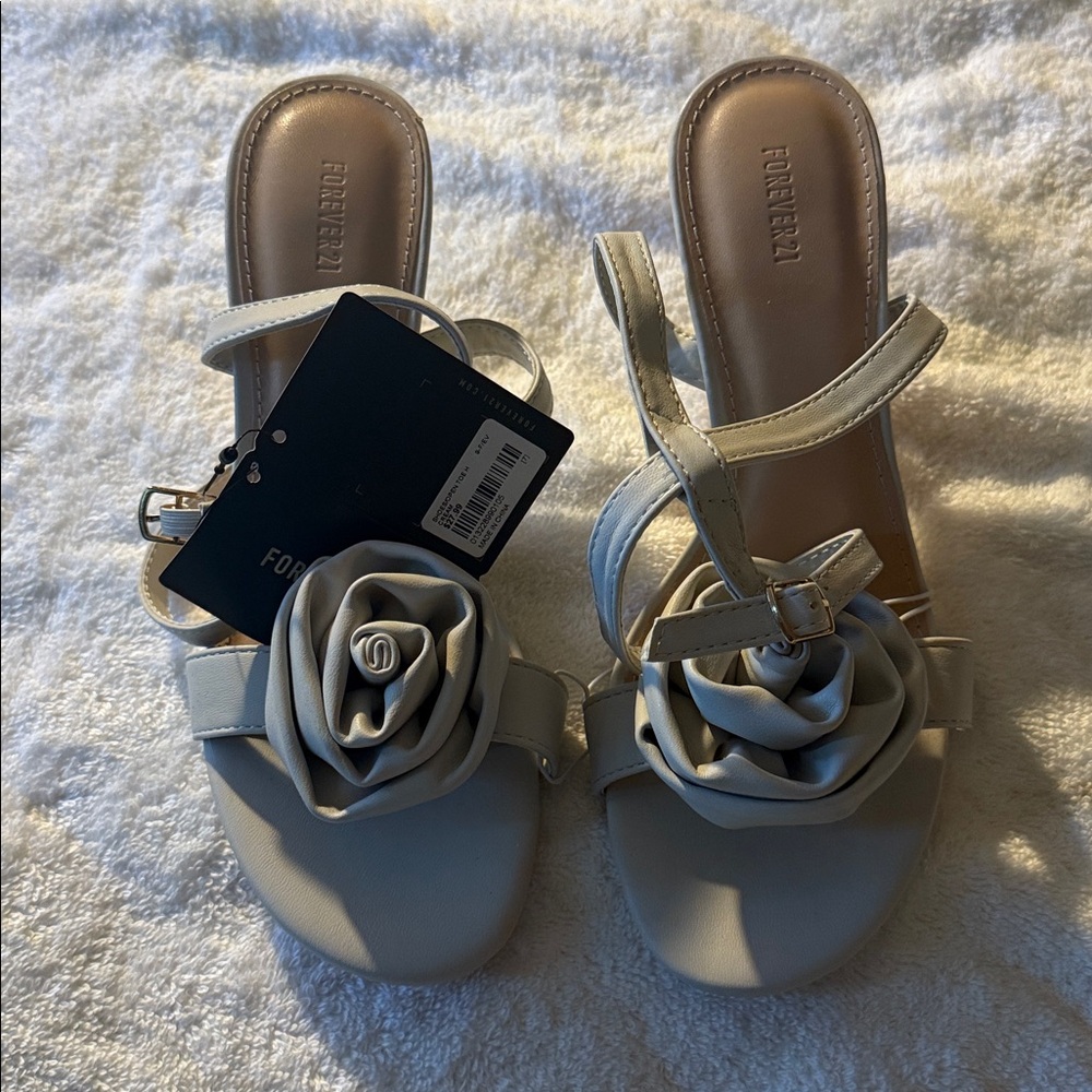 Forever 21 Light Gray Sandals with Floral Detail